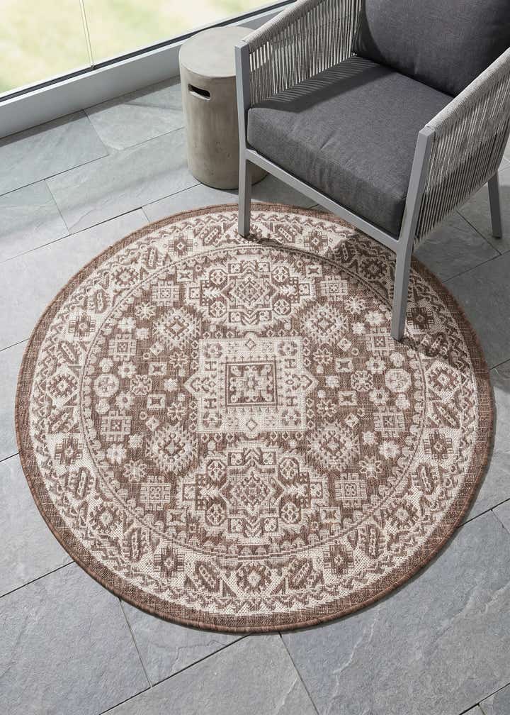 4' x 4' Easy-Clean Aztec Indoor / Outdoor Round Rug