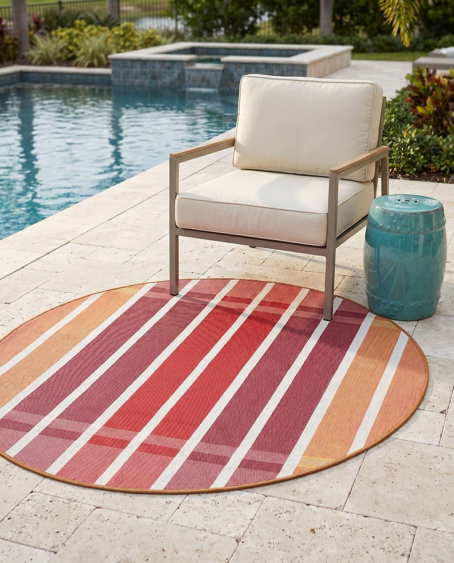 4' x 4' Easy-Clean Striped Indoor / Outdoor Round Rug