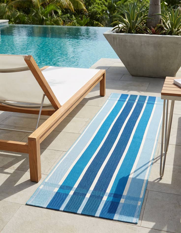 Detail image of 2' x 6' Easy-Clean Striped Indoor / Outdoor Runner Rug