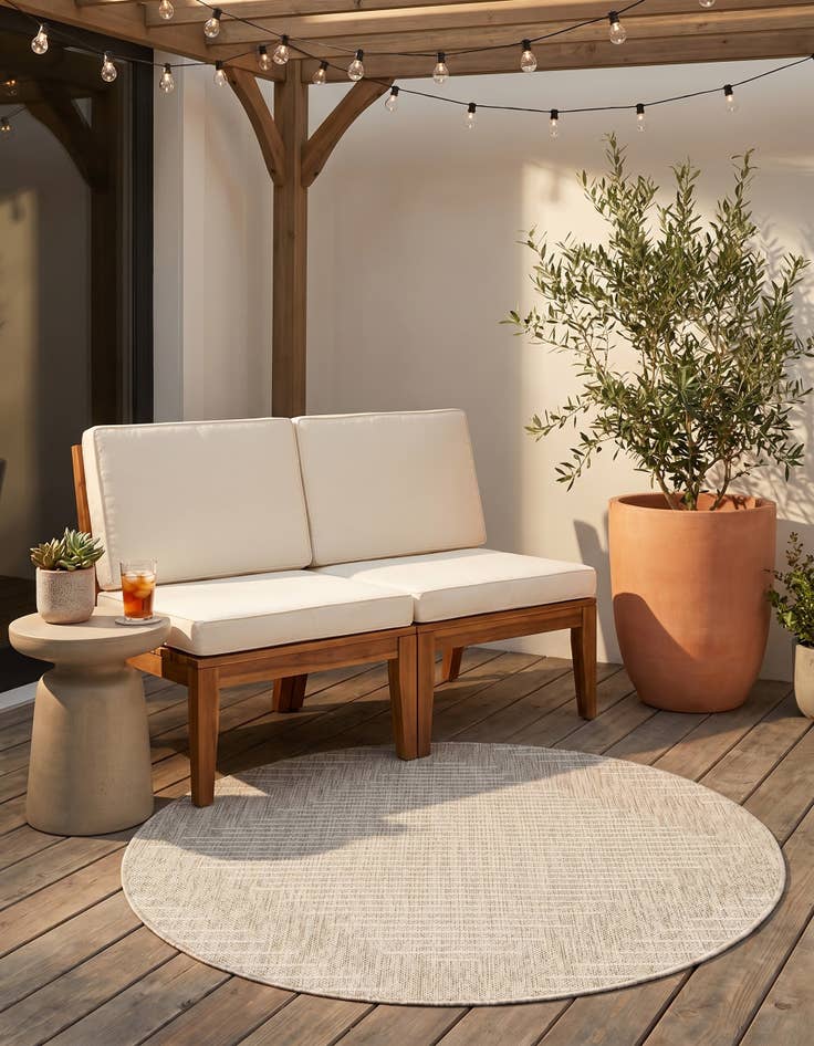 Detail image of 3' x 3' Easy-Clean Modern Indoor / Outdoor Round Rug