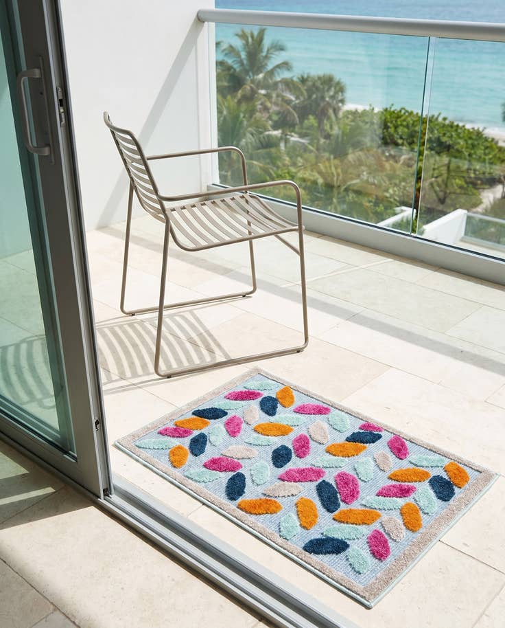 Detail image of 2' x 3' Easy-Clean Aruba Indoor / Outdoor Rug