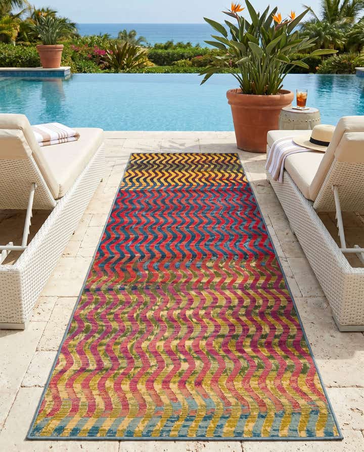 2' 7 x 9' Easy-Clean Modern Indoor / Outdoor Runner Rug