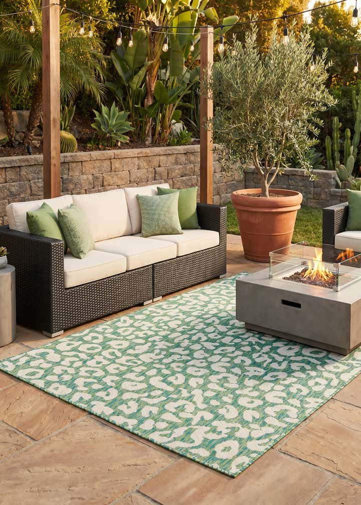 5' 3 x 8' Easy-Clean Safari Indoor / Outdoor Rug