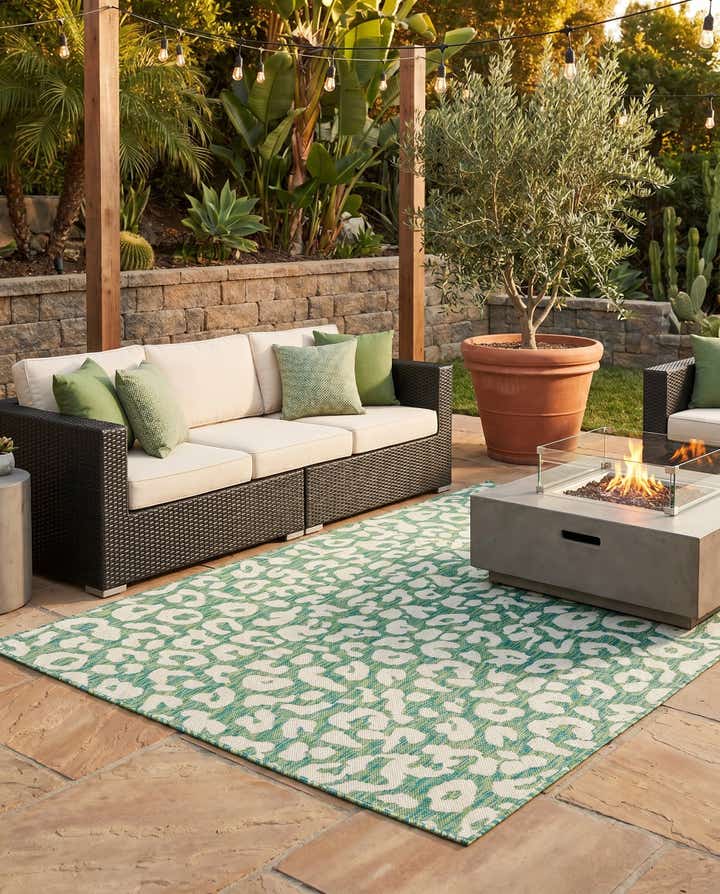 5' 3 x 8' Easy-Clean Safari Indoor / Outdoor Rug