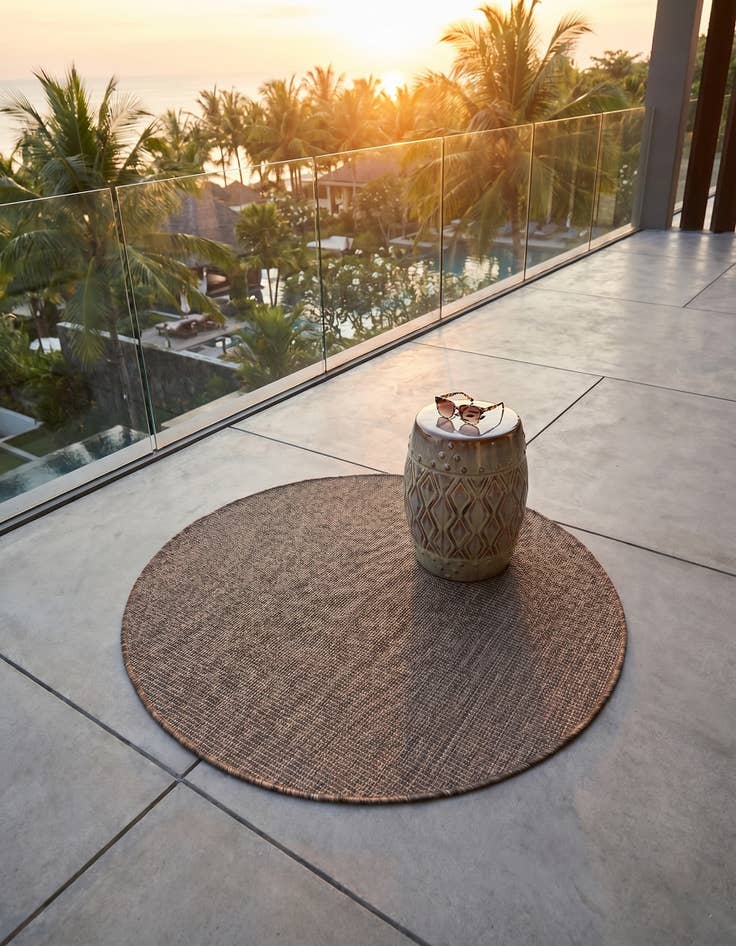 Detail image of 3' 1 x 3' 1 Easy-Clean Solid Indoor / Outdoor Round Rug