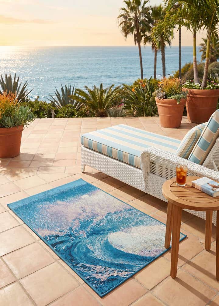 2' x 3' 1 Easy-Clean Modern Indoor / Outdoor Rug