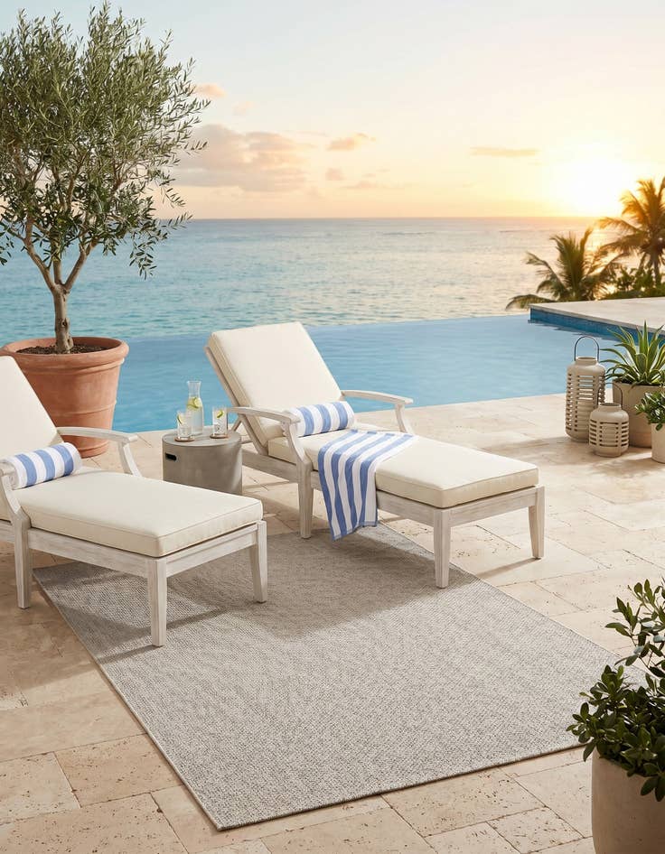 Detail image of 7' 10 x 10' Easy-Clean Solid Indoor / Outdoor Rug