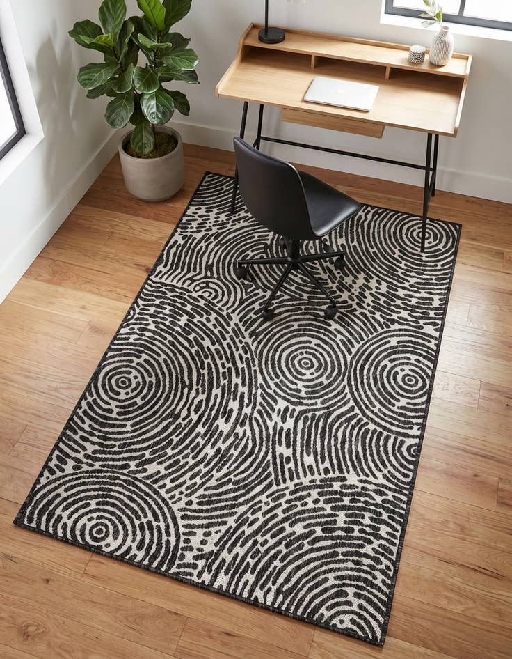 Detail image of 4' x 6' Easy-Clean Modern Indoor / Outdoor Rug