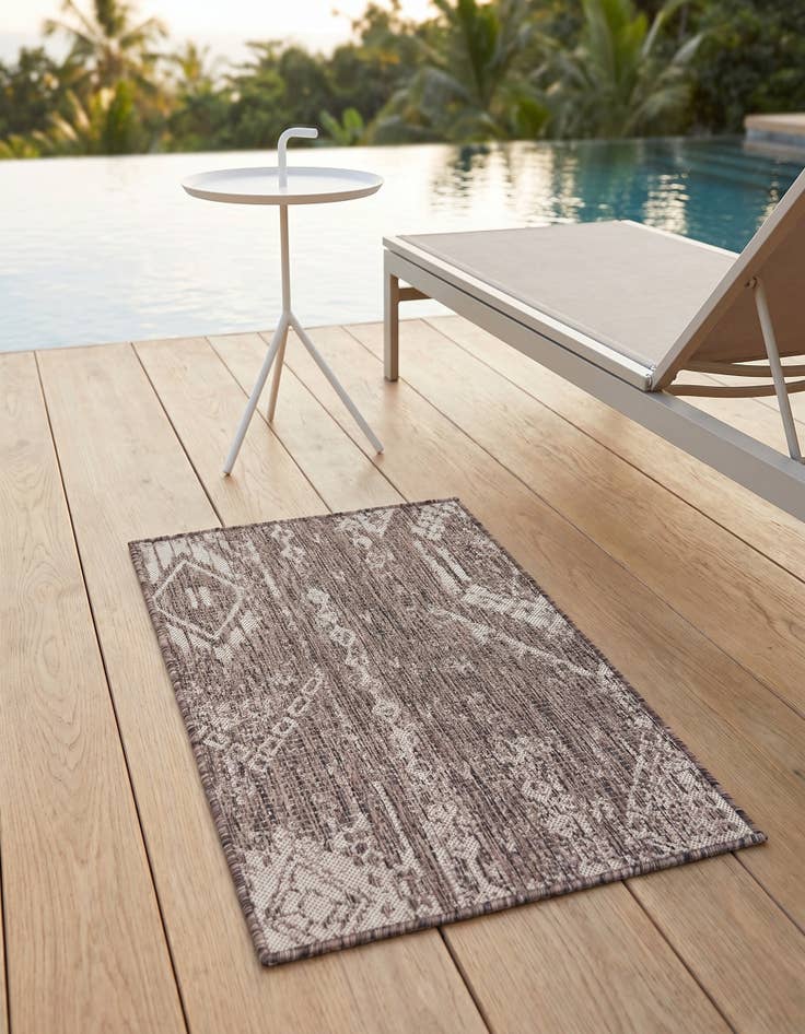 Detail image of 2' x 3' Easy-Clean Bohemian Indoor / Outdoor Rug