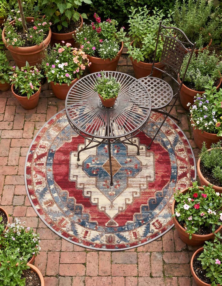 Detail image of 3' x 3' Easy-Clean Traditional Indoor / Outdoor Round Rug