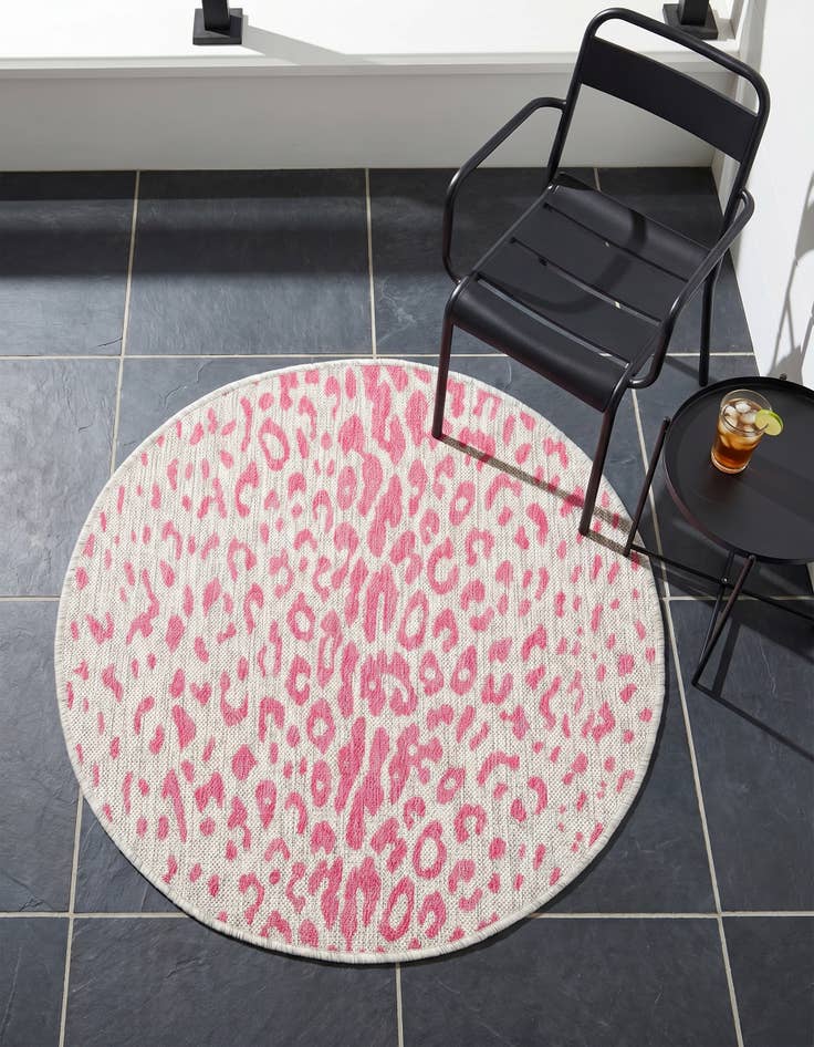 Detail image of 3' x 3' Easy-Clean Safari Indoor / Outdoor Round Rug