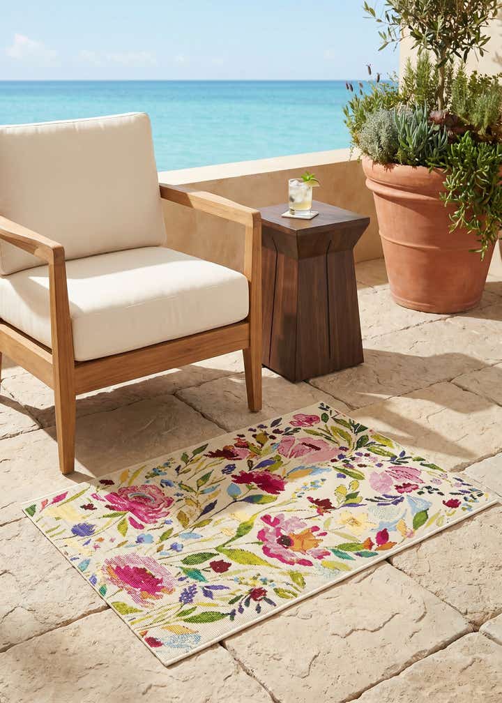 2' x 3' Easy-Clean Botanical Indoor / Outdoor Rug