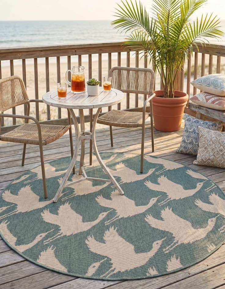 Detail image of 4' x 4' Easy-Clean Coastal Indoor / Outdoor Round Rug