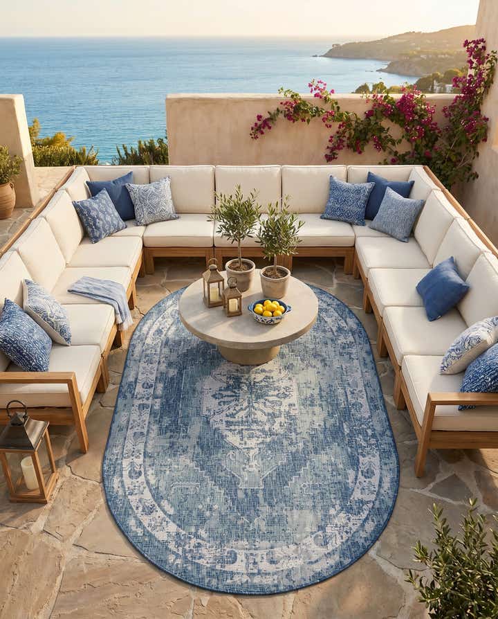 5' 3 x 8' Easy-Clean Traditional Indoor / Outdoor Oval Rug