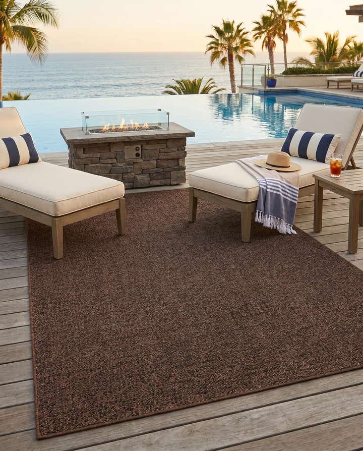 5' 3 x 8' Easy-Clean Modern Indoor / Outdoor Rug