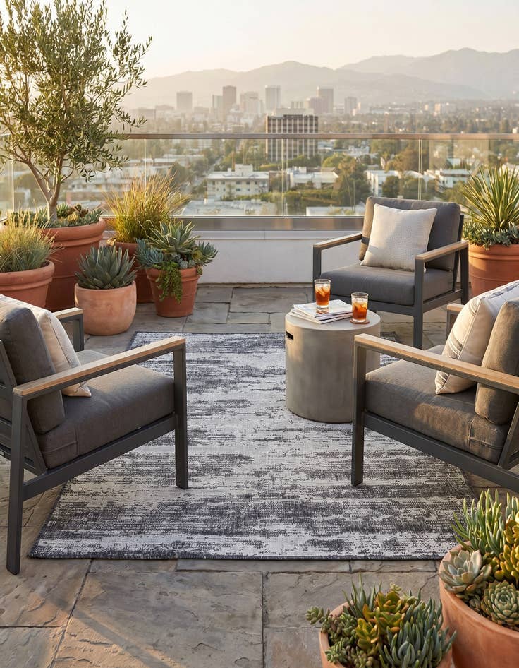 Detail image of 4' x 6' Easy-Clean Modern Indoor / Outdoor Rug