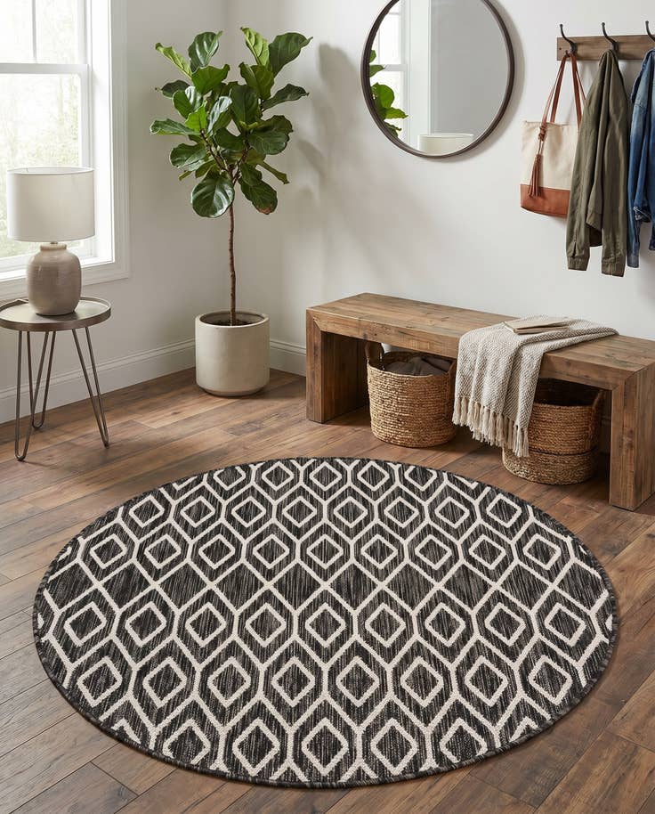 Detail image of 4' x 4' Easy-Clean Jill Zarin Turks and Caicos Indoor / Outdoor Round Rug
