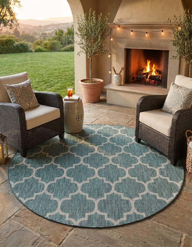 Detail image of 6' x 6' Easy-Clean Trellis Indoor / Outdoor Round Rug