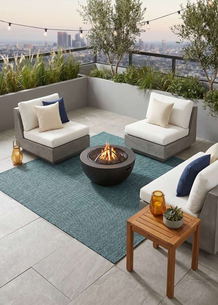 6' 1 x 6' 1 Easy-Clean Solid Indoor / Outdoor Square Rug