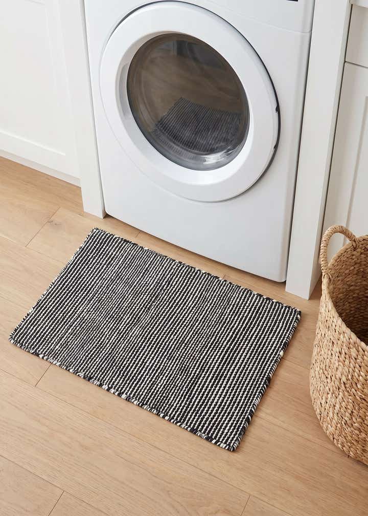 2' 2 x 3' 1 Easy-Clean Jill Zarin Palm Springs Indoor / Outdoor Rug