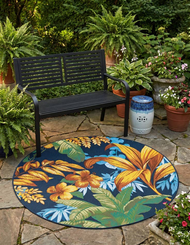 Detail image of 5' x 5' Easy-Clean Botanical Indoor / Outdoor Round Rug