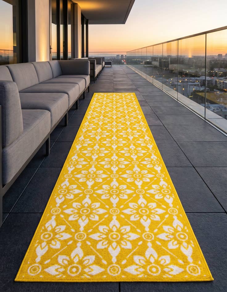 Detail image of 2' 7 x 12' Easy-Clean Trellis Indoor / Outdoor Runner Rug