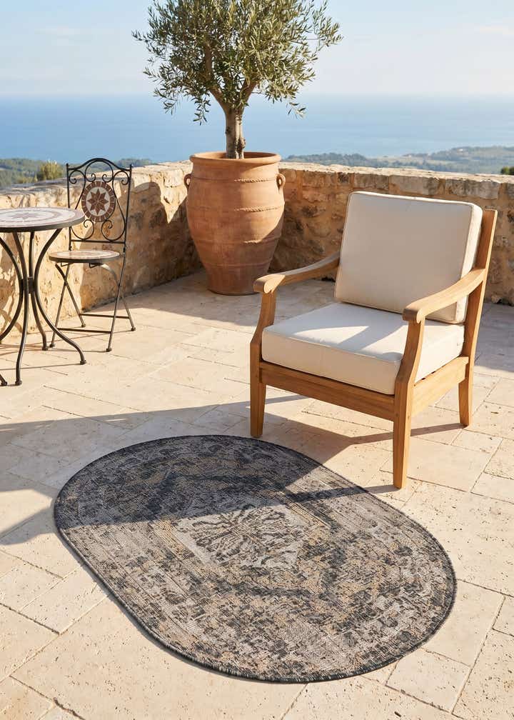 3' x 5' 3 Easy-Clean Traditional Indoor / Outdoor Oval Rug