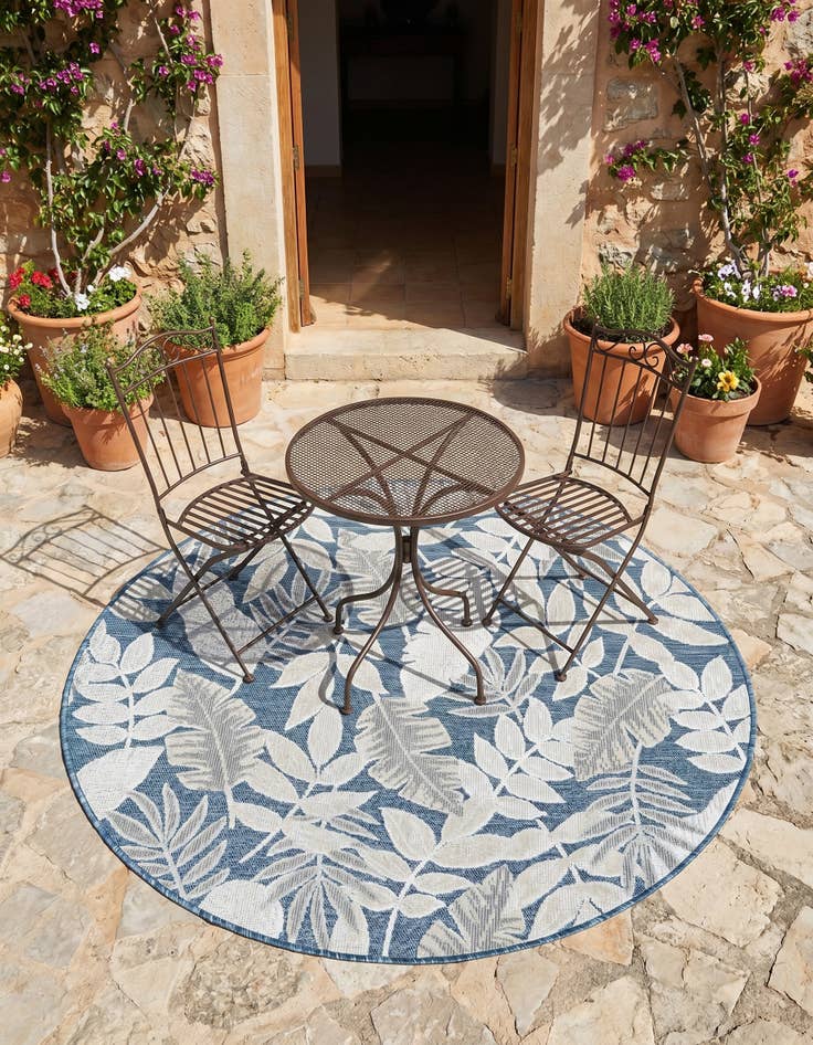 Detail image of 4' 5 x 4' 5 Easy-Clean Botanical Indoor / Outdoor Round Rug