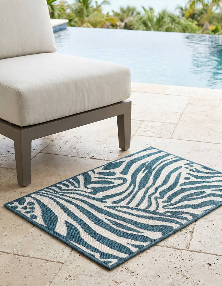 Detail image of 2' x 3' Easy-Clean Safari Indoor / Outdoor Rug