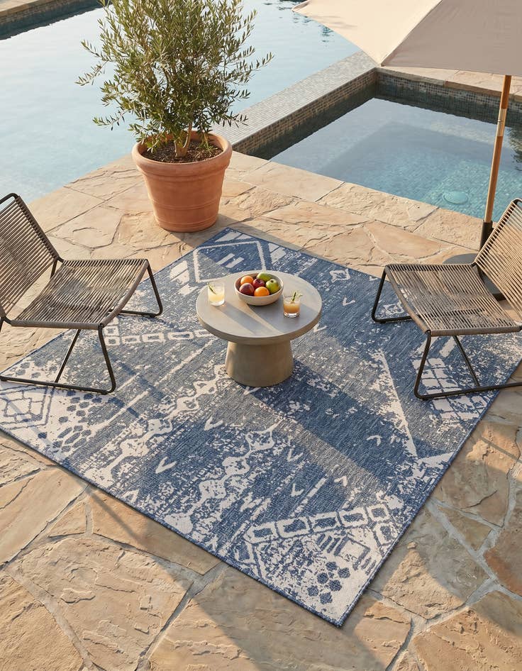 Detail image of 5' 3 x 5' 3 Easy-Clean Bohemian Indoor / Outdoor Square Rug