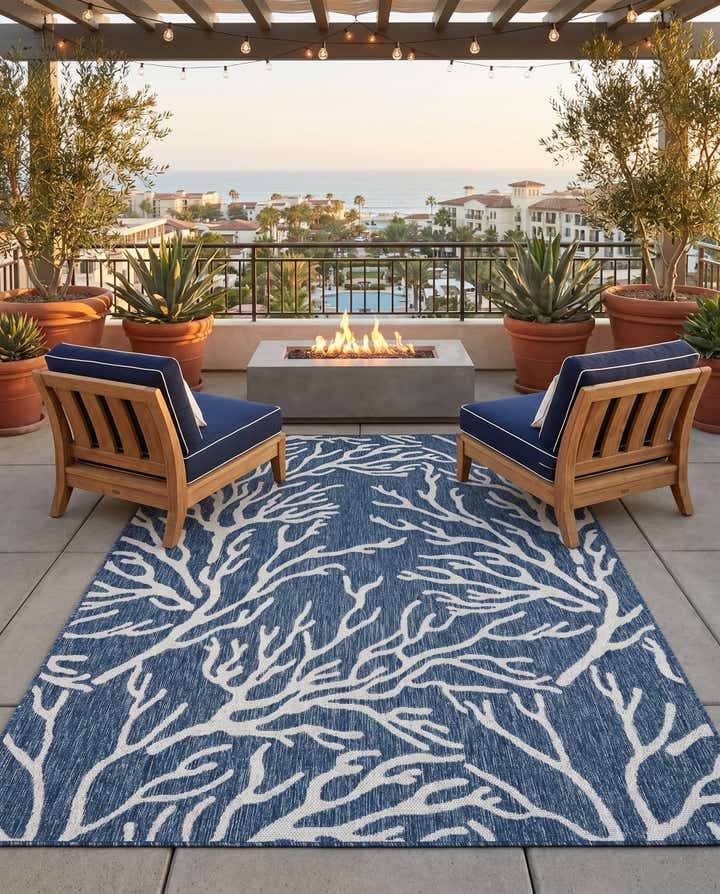 5' 3 x 8' Easy-Clean Coastal Indoor / Outdoor Rug