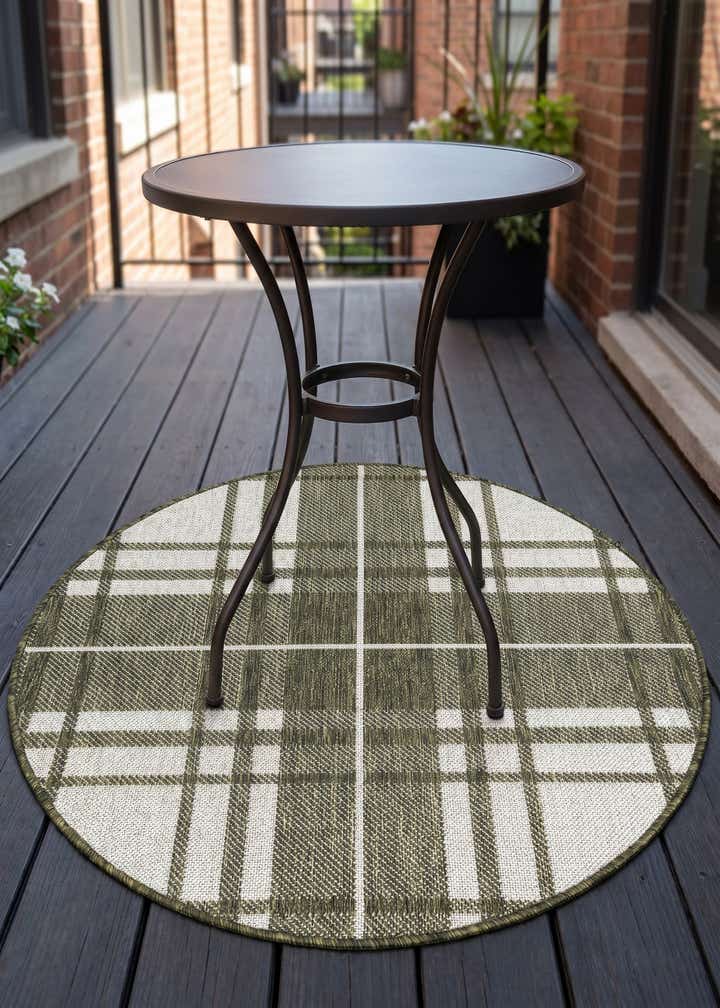 3' x 3' Easy-Clean Checkered Indoor / Outdoor Round Rug