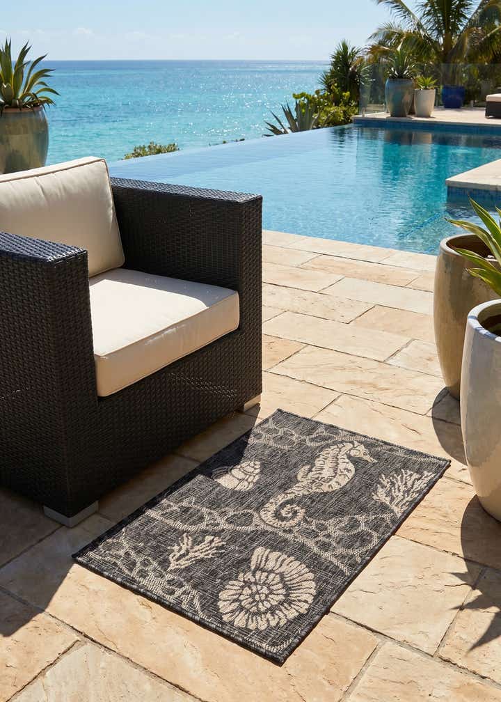 2' x 3' Easy-Clean Coastal Indoor / Outdoor Rug