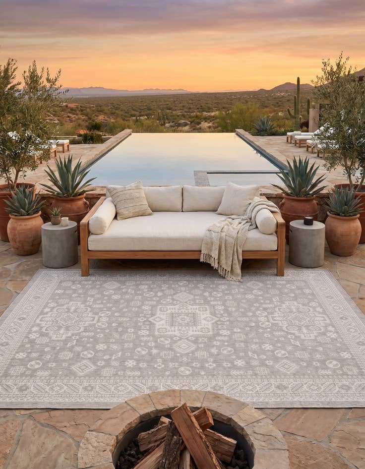 Detail image of 10' x 14' Easy-Clean Aztec Indoor / Outdoor Rug