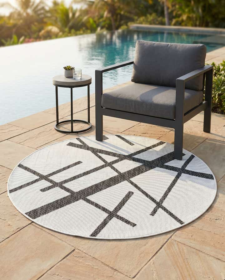 4' x 4' Easy-Clean Modern Indoor / Outdoor Round Rug