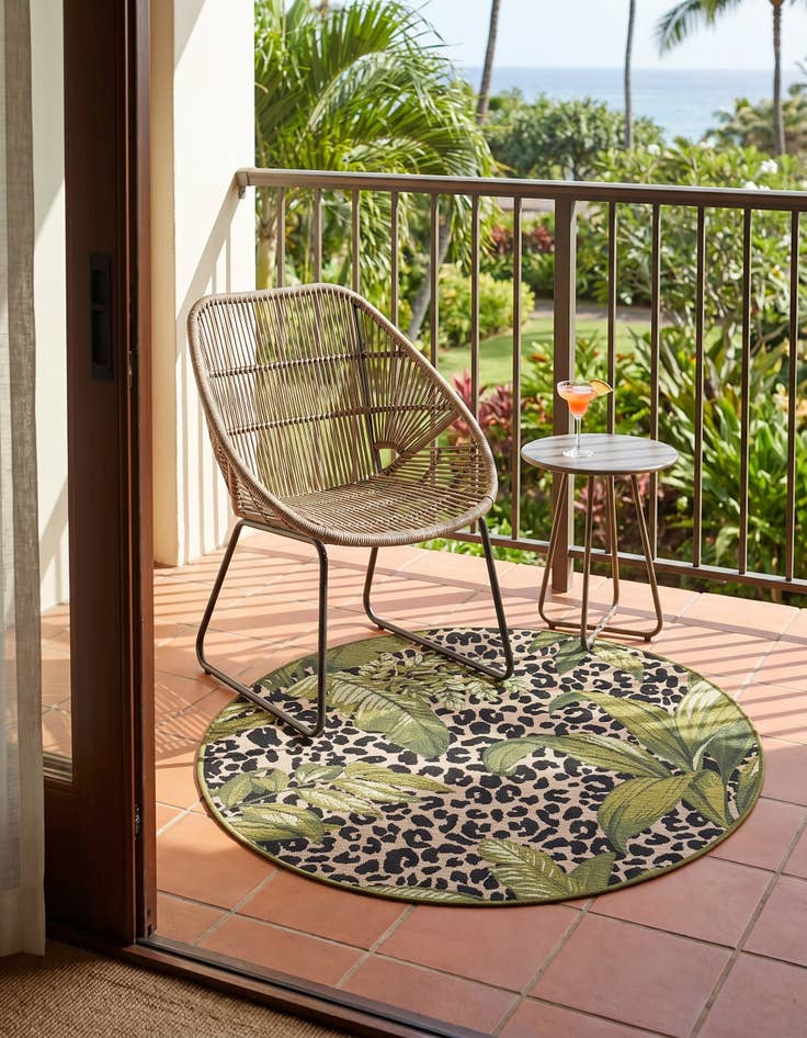 Detail image of 3' x 3' Easy-Clean Botanical Indoor / Outdoor Round Rug