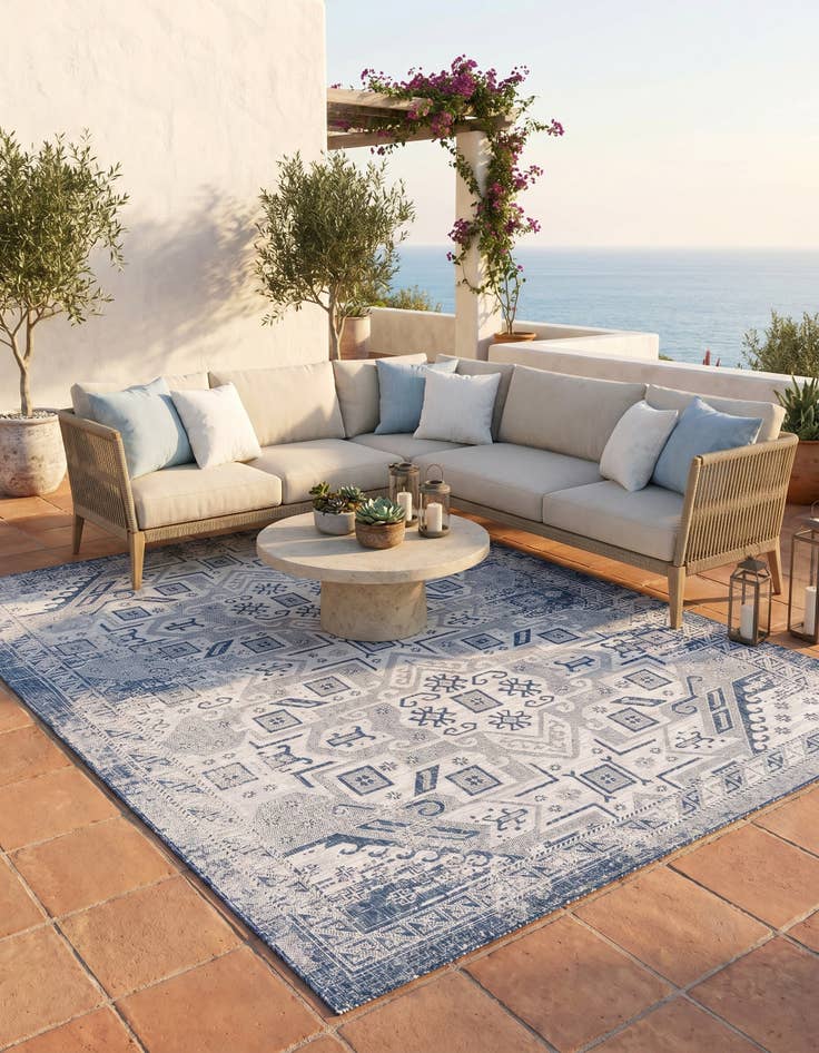 Detail image of 7' 10 x 11' Easy-Clean Aztec Indoor / Outdoor Rug