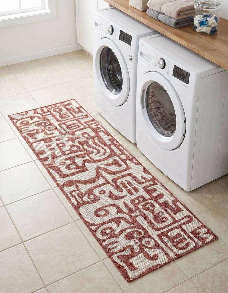 Detail image of 2' x 4' Easy-Clean Modern Indoor / Outdoor Runner Rug