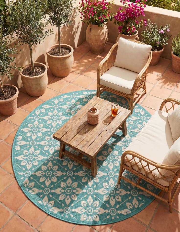 Detail image of 5' x 5' Easy-Clean Lattice Indoor / Outdoor Round Rug