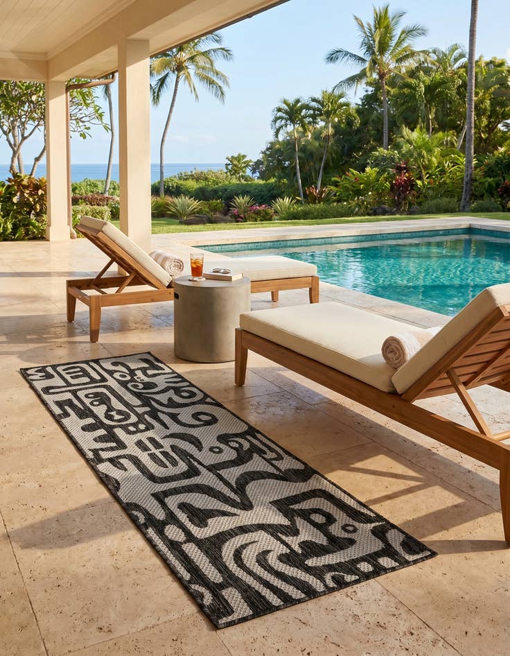 Detail image of 2' x 5' 3 Easy-Clean Modern Indoor / Outdoor Runner Rug