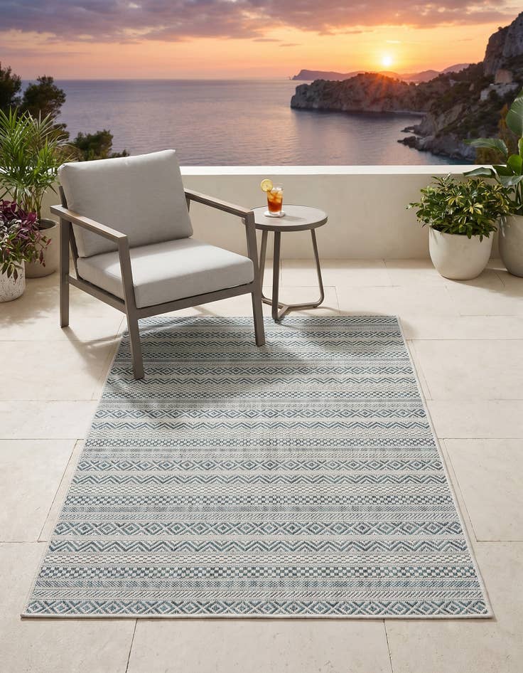 Detail image of 3' x 5' 3 Easy-Clean Striped Indoor / Outdoor Rug