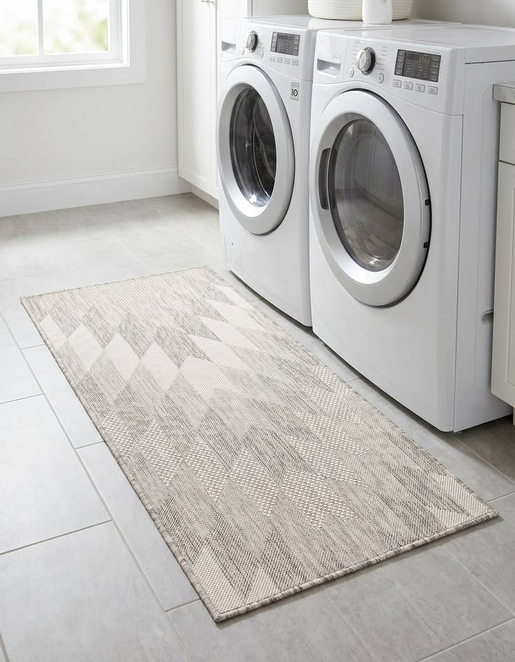 Detail image of 2' x 4' Easy-Clean Modern Indoor / Outdoor Runner Rug