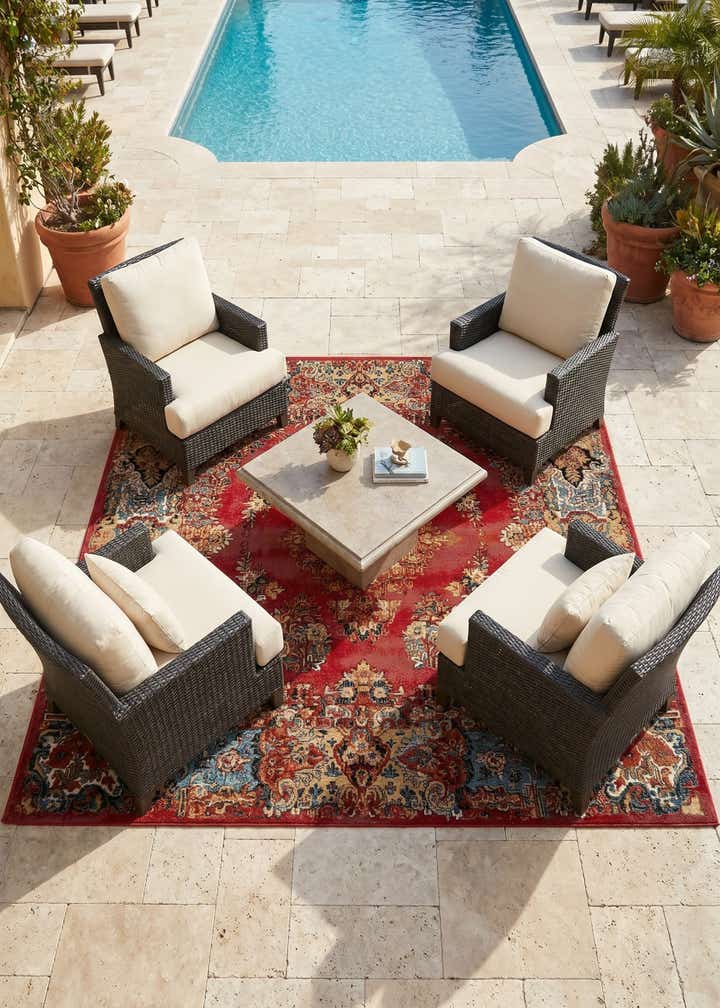 7' 10 x 7' 10 Easy-Clean Traditional Indoor / Outdoor Square Rug