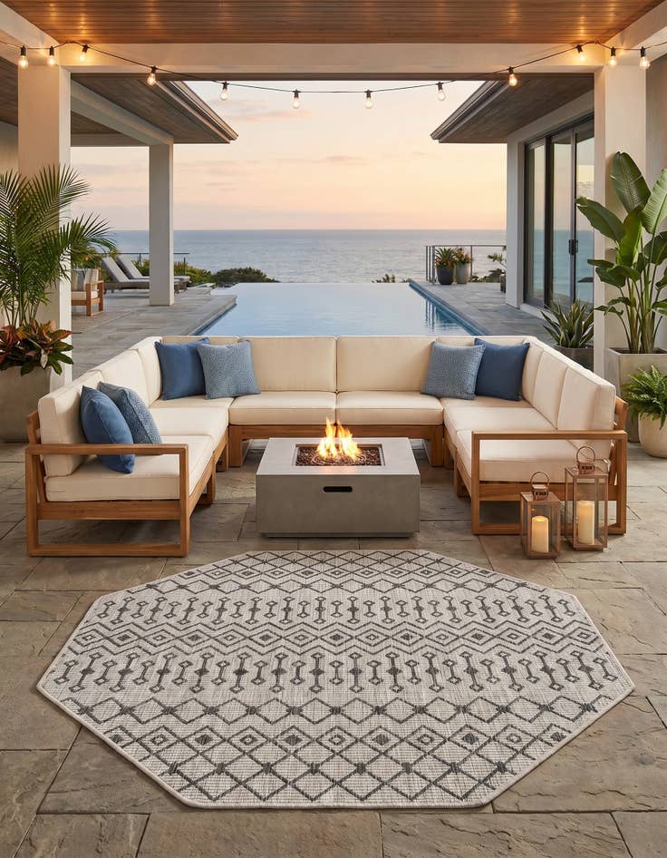 Detail image of 5' 3 x 5' 3 Easy-Clean Lattice Indoor / Outdoor Octagon Rug