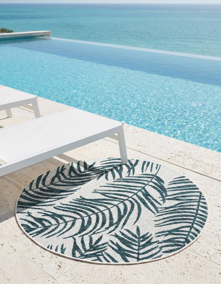 Detail image of 4' x 4' Easy-Clean Botanical Indoor / Outdoor Round Rug