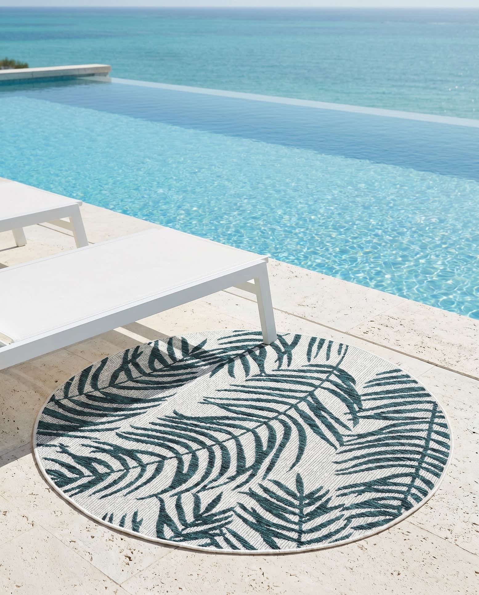 4' x 4' Easy-Clean Botanical Indoor / Outdoor Round Rug