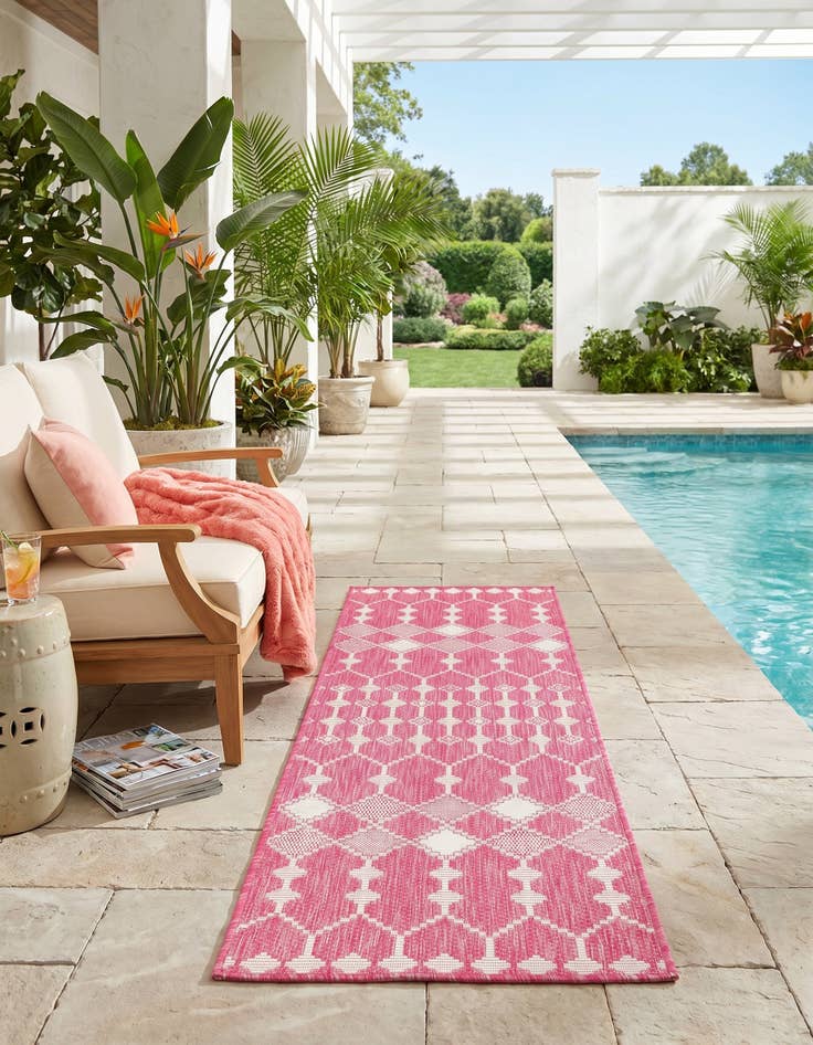 Detail image of 2' x 6' Easy-Clean Trellis Indoor / Outdoor Runner Rug