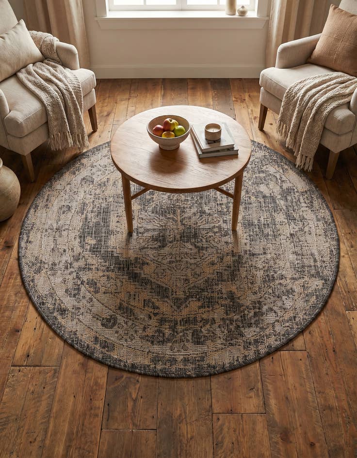 Detail image of 4' x 4' Easy-Clean Traditional Indoor / Outdoor Round Rug