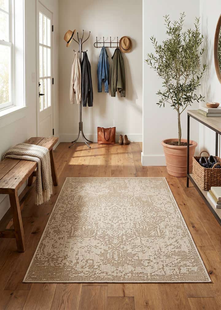 4' 1 x 6' 1 Easy-Clean Traditional Indoor / Outdoor Rug
