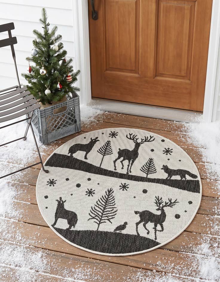 Detail image of 3' x 3' Easy-Clean Holiday Indoor / Outdoor Round Rug